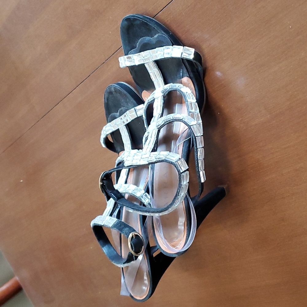 Carrano Heels - Picture 2 of 8